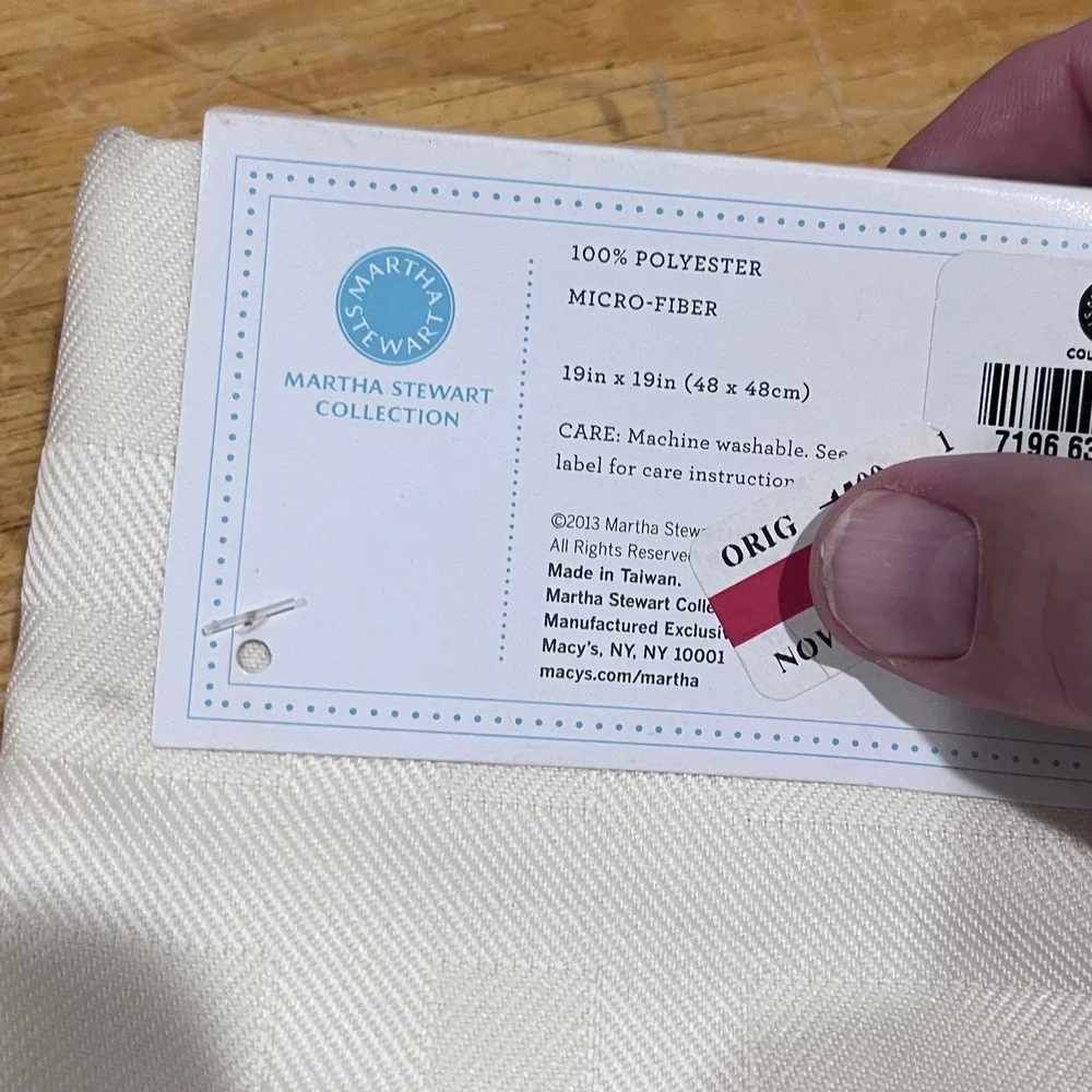Martha Stewart Collection Ivory Herringbone Napkins Set of 2 Polyester 19x19 NEW